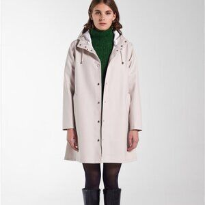 Stutterheim Stockholm  Mosebacke Raincoat Extra Small Light Sand